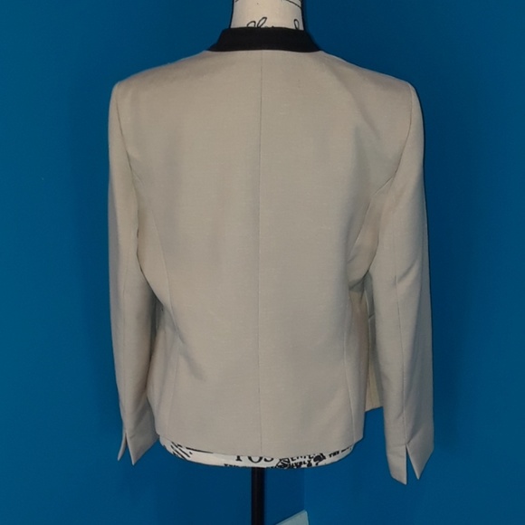 Evan Picone Black Label Slimming Oatmeal Blazer - Picture 4 of 8